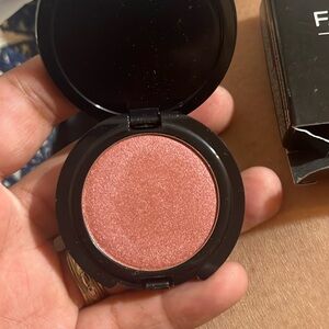 New in box Farmasi Terracotta Blush Powder #17